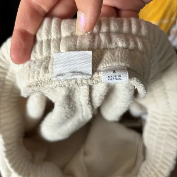 GAP Cream/light tan Wide-Leg Seamed Sweatpants - Picture 5 of 6